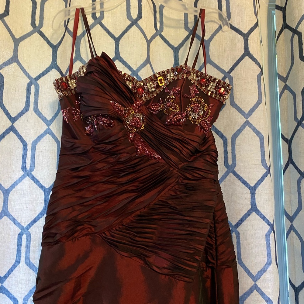 Elegant Red Evening Dress